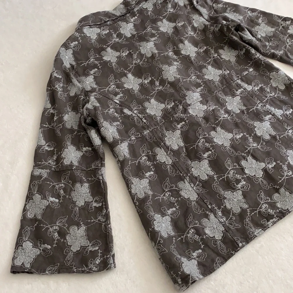 Willow | Linen Textured Embroidered Floral 3/4 Bell Sleeve Button Boho Top (S) - Picture 14 of 16